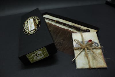Des surprises enchanteresses : la mystery box harry potter !